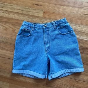 Gloria Vanderbilt vintage high rise jean shorts